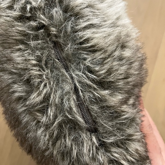 Faux Fur Pillow - Picture 2 of 4